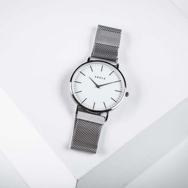 Reloj unisex delgado 40mm con dial blanco y correa plateada de acero | Marconi | Colección SLIM | Ábaco