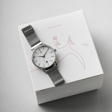 Reloj minimalista unisex 36mm con diseño elegante y caja plateada | Elena | Colección Velvet | Ábaco