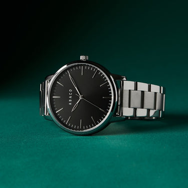 Reloj hombre Darwin 42mm plateado con dial negro y segundero a tono | Darwin | Colección Original | Ábaco