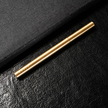 Pen lapicera dorada | Studio Ábaco Buenos Aires