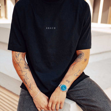 Remera Essentials negra frente | Ábaco Buenos Aires